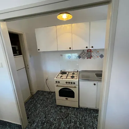 Spacious Retro 3-bedroom 130m2 In Zadar, Puntamika Borik Area 자다르