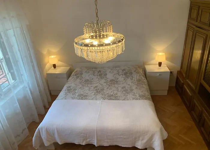 Spacious Retro 3-bedroom 130m2 In Zadar, Puntamika Borik Area Apartman