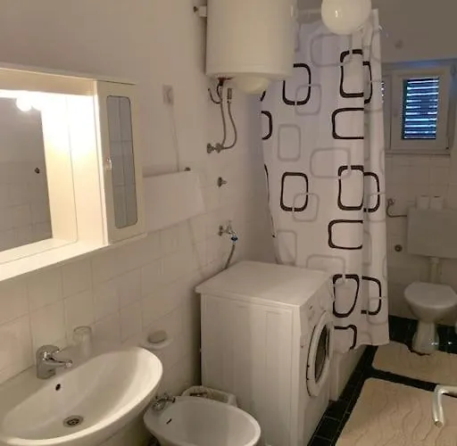 Spacious Retro 3-bedroom 130m2 In Zadar, Puntamika Borik Area * Zadar