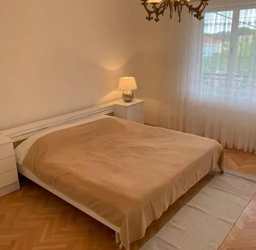 Spacious Retro 3-bedroom 130m2 In Zadar, Puntamika Borik Area
