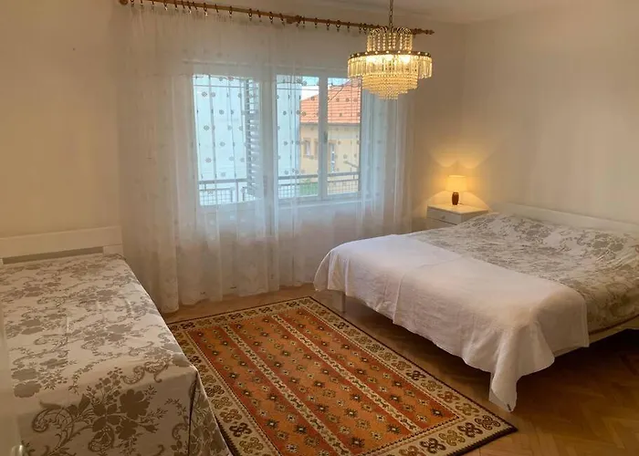 Spacious Retro 3-bedroom 130m2 In Zadar, Puntamika Borik Area Apartman