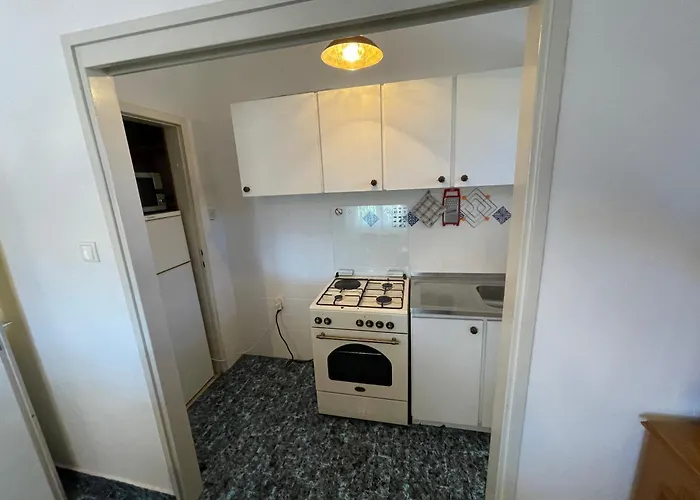 Spacious Retro 3-bedroom 130m2 In Zadar, Puntamika Borik Area Zadar