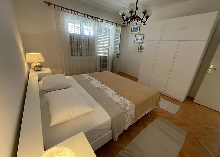 Apartman Spacious Retro 3-bedroom 130m2 In Zadar, Puntamika Borik Area *