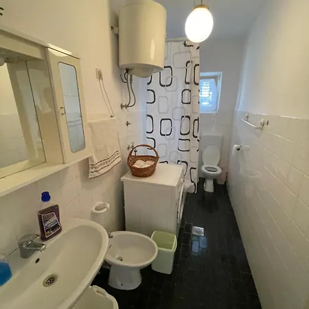 Spacious Retro 3-bedroom 130m2 In Zadar, Puntamika Borik Area * Zadar