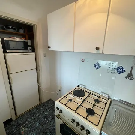 Spacious Retro 3-bedroom 130m2 In Zadar, Puntamika Borik Area Apartmán