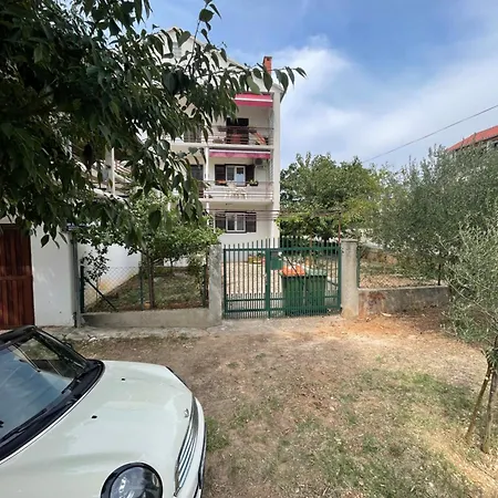 Apartmán Spacious Retro 3-bedroom 130m2 In Zadar, Puntamika Borik Area