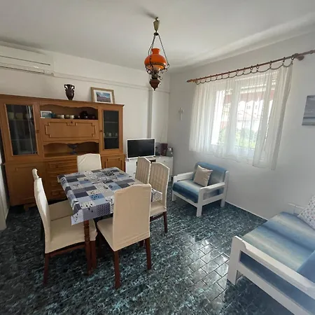 Apartmán Spacious Retro 3-bedroom 130m2 In Zadar, Puntamika Borik Area