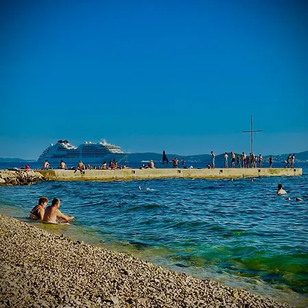 Spacious Retro 3-bedroom 130m2 In Zadar, Puntamika Borik Area Apartament Zadar