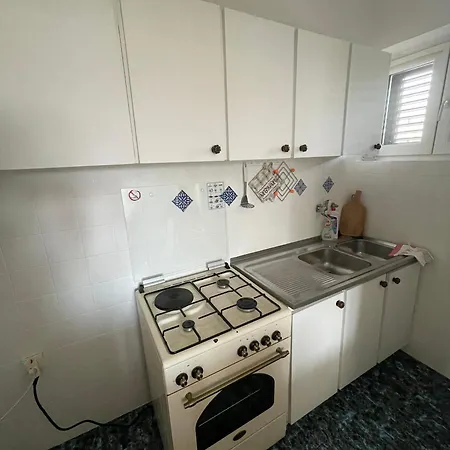 Spacious Retro 3-bedroom 130m2 In Zadar, Puntamika Borik Area Apartament *