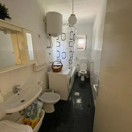 Spacious Retro 3-bedroom 130m2 In Zadar, Puntamika Borik Area * Zadar