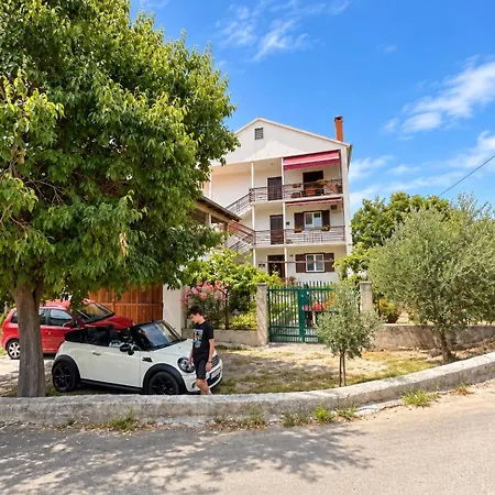 Apartmán Spacious Retro 3-bedroom 130m2 In Zadar, Puntamika Borik Area