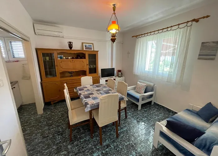Spacious Retro 3-bedroom 130m2 In Zadar, Puntamika Borik Area Апартаменты